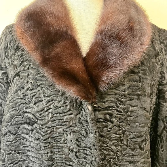 Vintage Fur Coat Curly Lamb with Mink Collar. Broadtail. Ashtrakhan. Swakara. - Picture 14 of 16